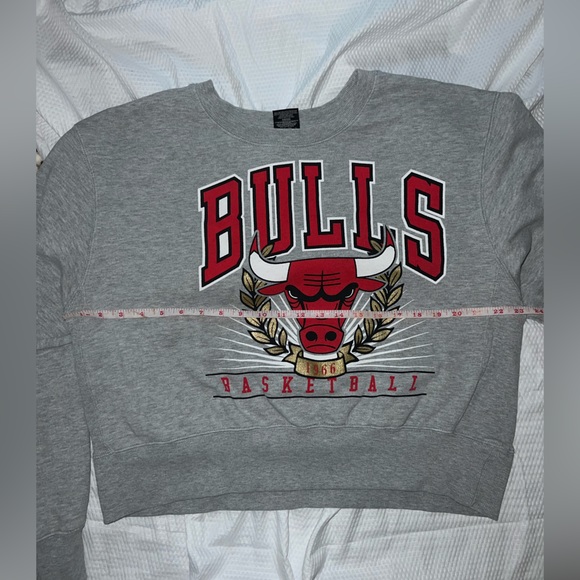 CHICAGO BULLS BASKETBALL sweatshirt_Fits like XL (XXL Crop style) - Picture 3 of 6
